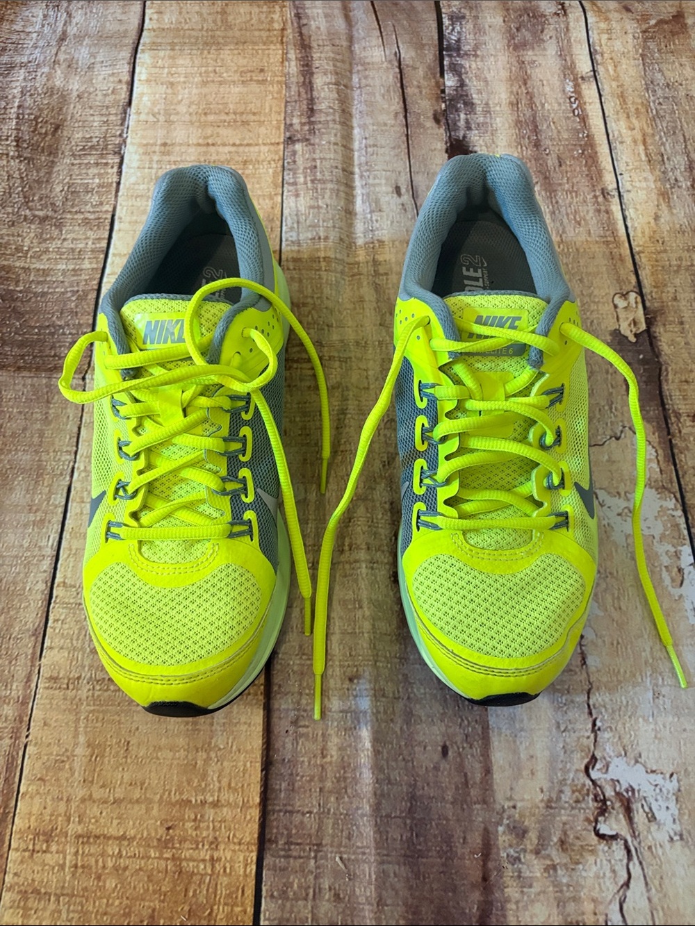 Nike Fit Soul 2 Bright Neon Yellow Athletic Sneakers